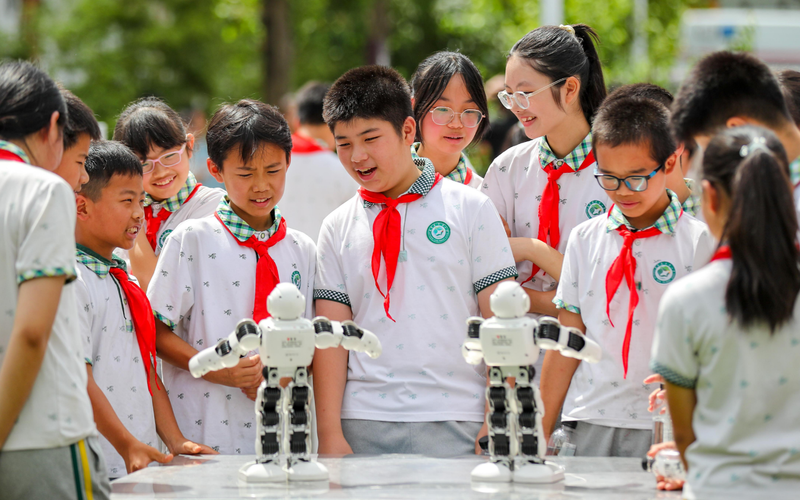 至少每一学期称许一次学籍，缩短违规操作空间