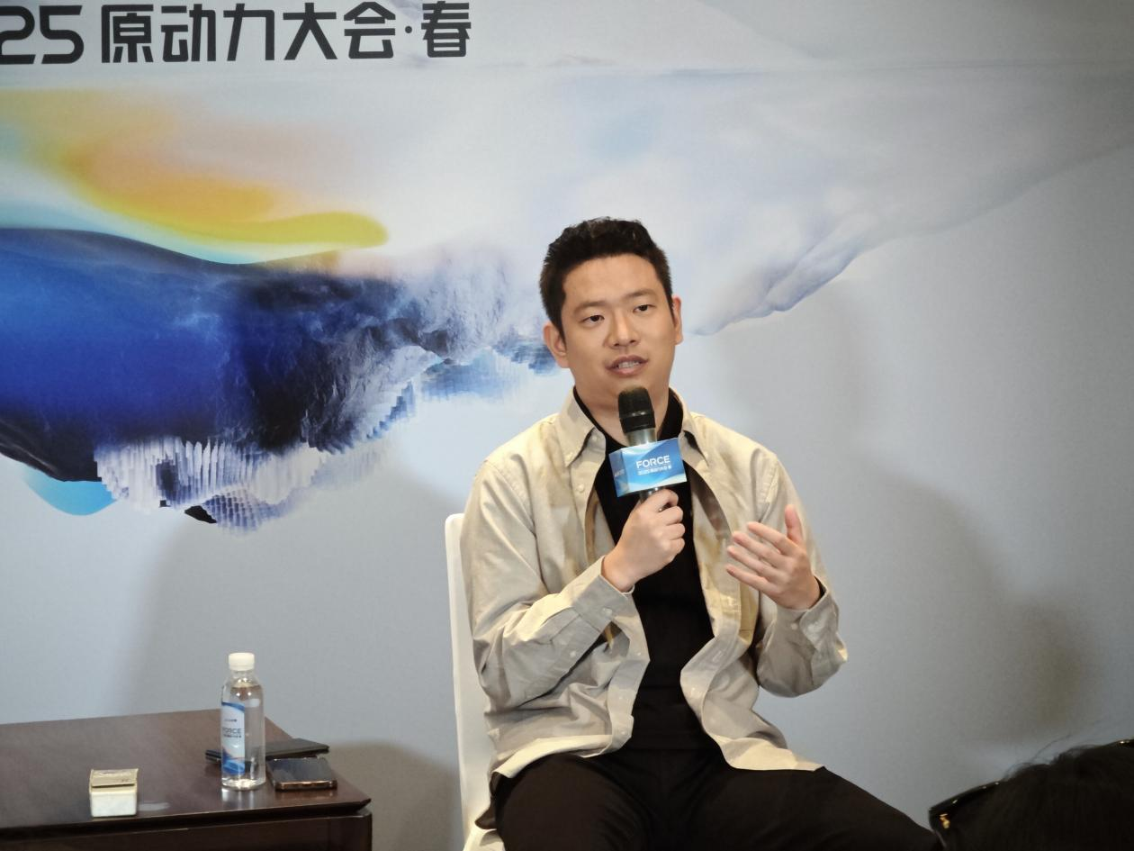 杜巴模型的最新版本减少了2/3，棕褐色领带之间