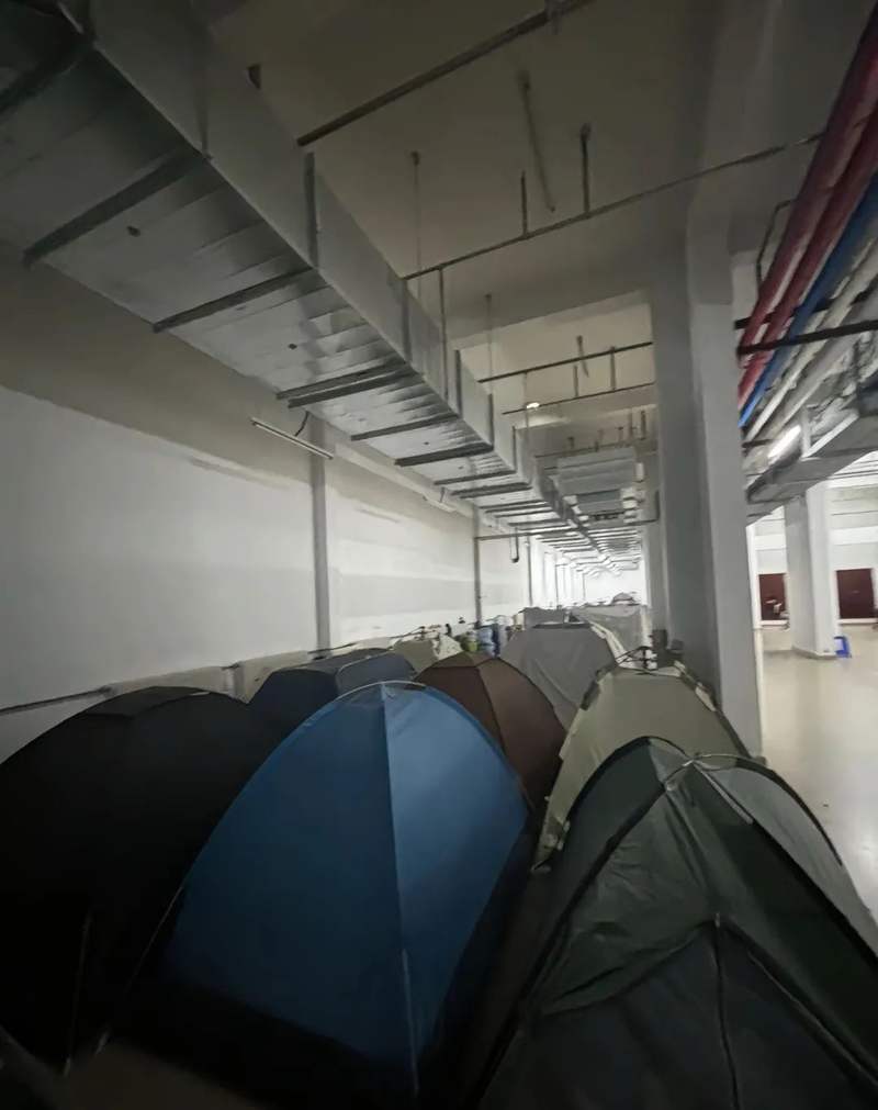 果真室支帐篷避暑，再不装空调就影响大学招生了