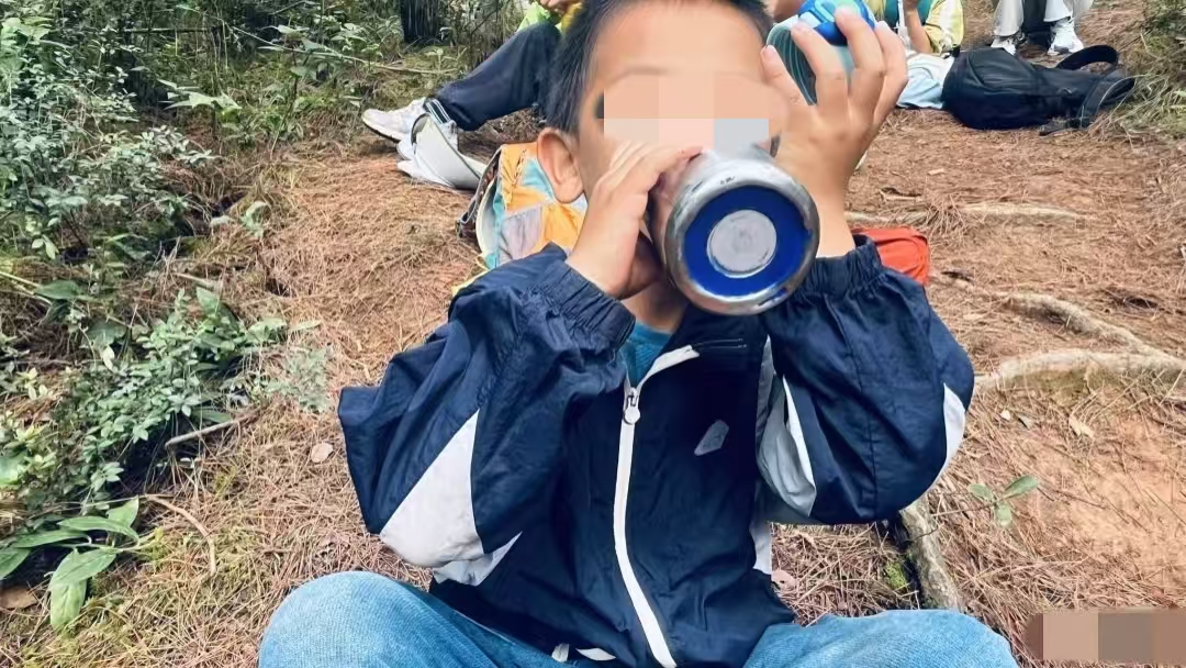 一个8岁的男孩在坎格山（Cangshan）迷失了一生