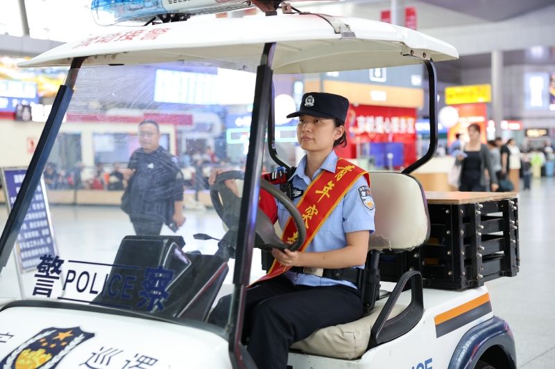 天津鐵路公安32支青年突擊隊守護暑運平安 — 新京報