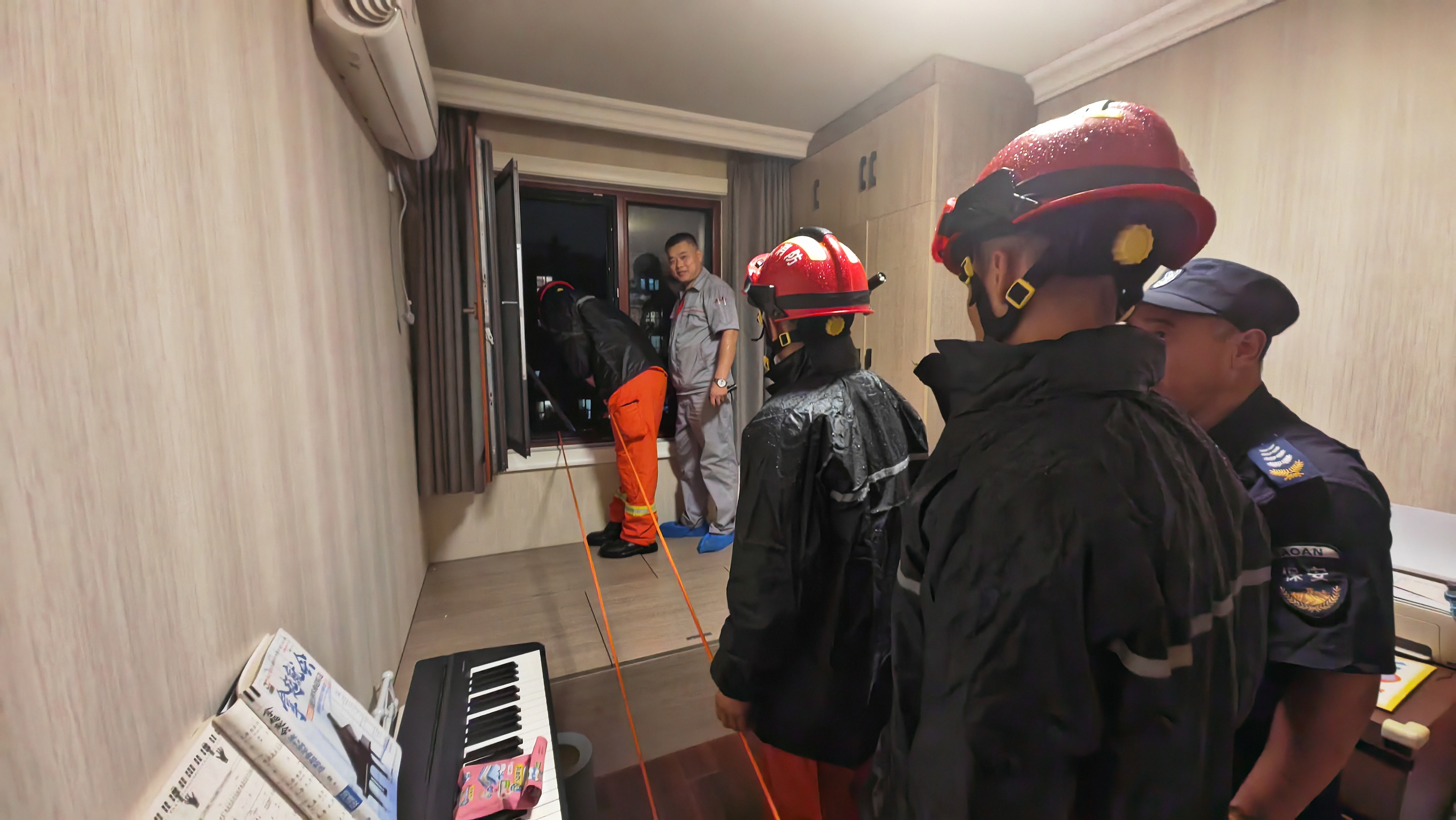 极端天气空调外部单位正在“崩溃”，北京经济