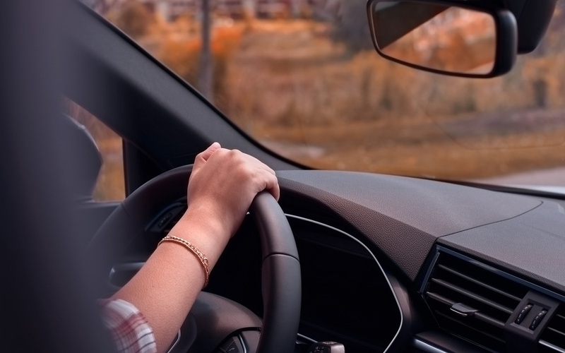 智驾神器“托管”倾向盘，是给公共清静“埋雷”