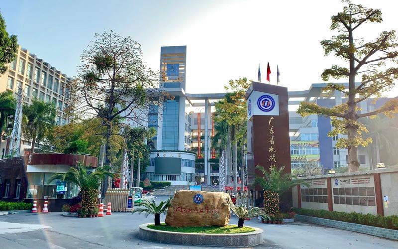 自闭症学生报到遭劝退，是赤裸裸的卑视