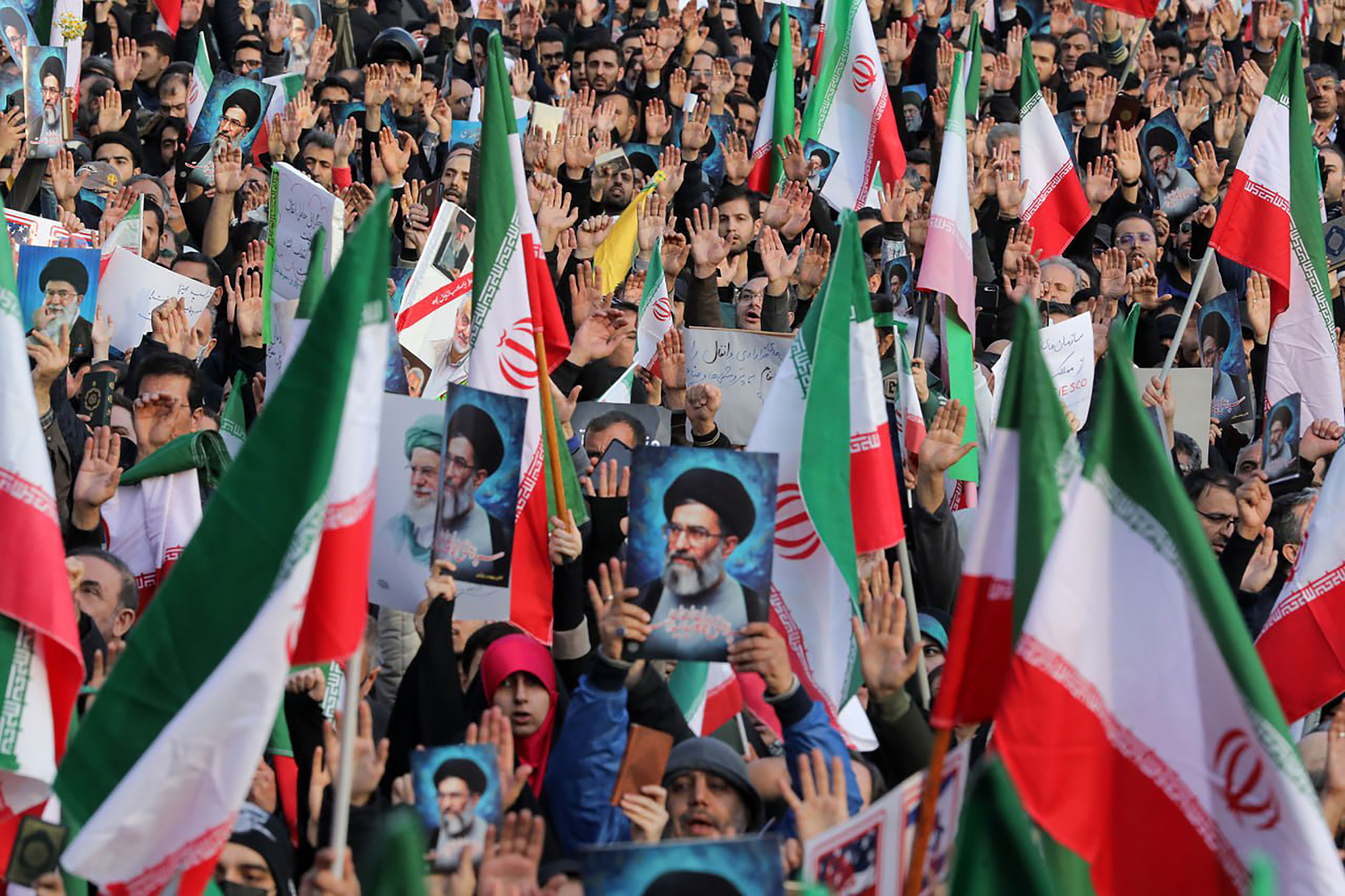 伊朗抗议之危：经济困局、美以干预与未卜的未来