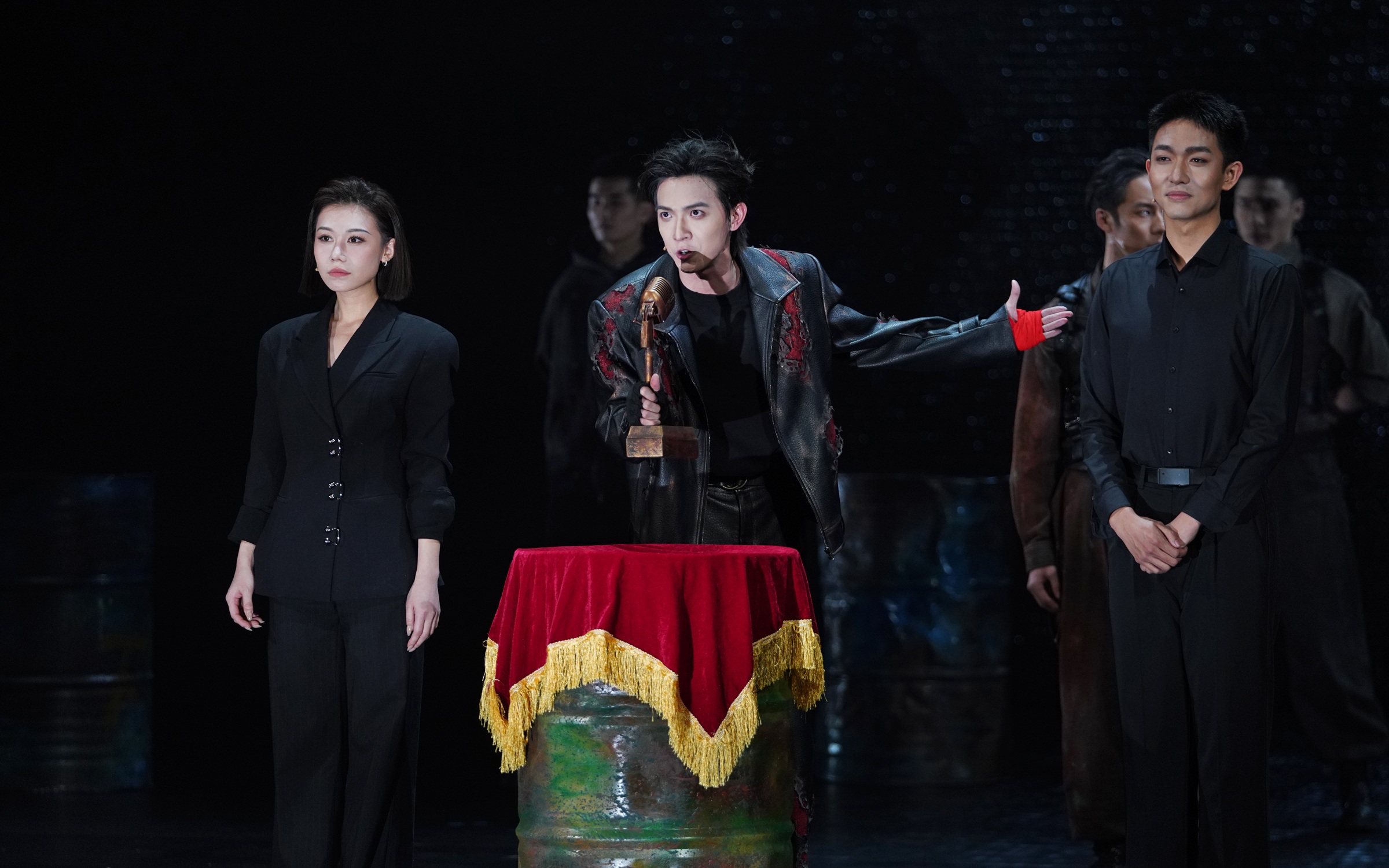 当代视角重构莎翁悲剧，青春版《科利奥兰纳斯》在京首演