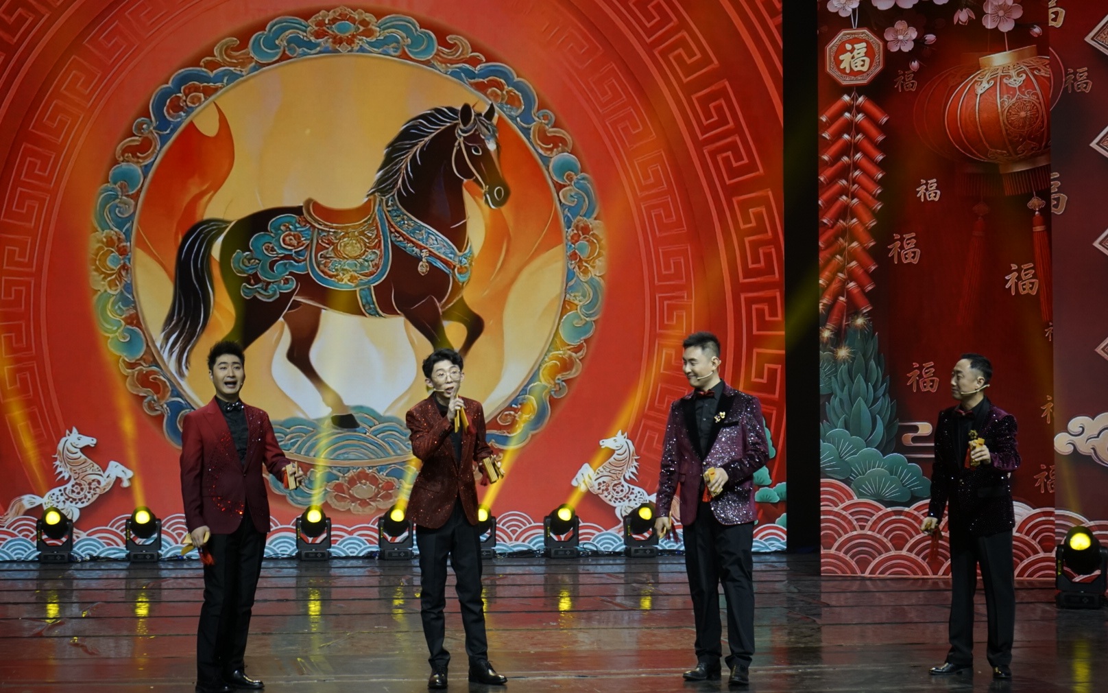 2026专场慰问演出现场发起惠民赠票活动，邀一线劳动者进剧场