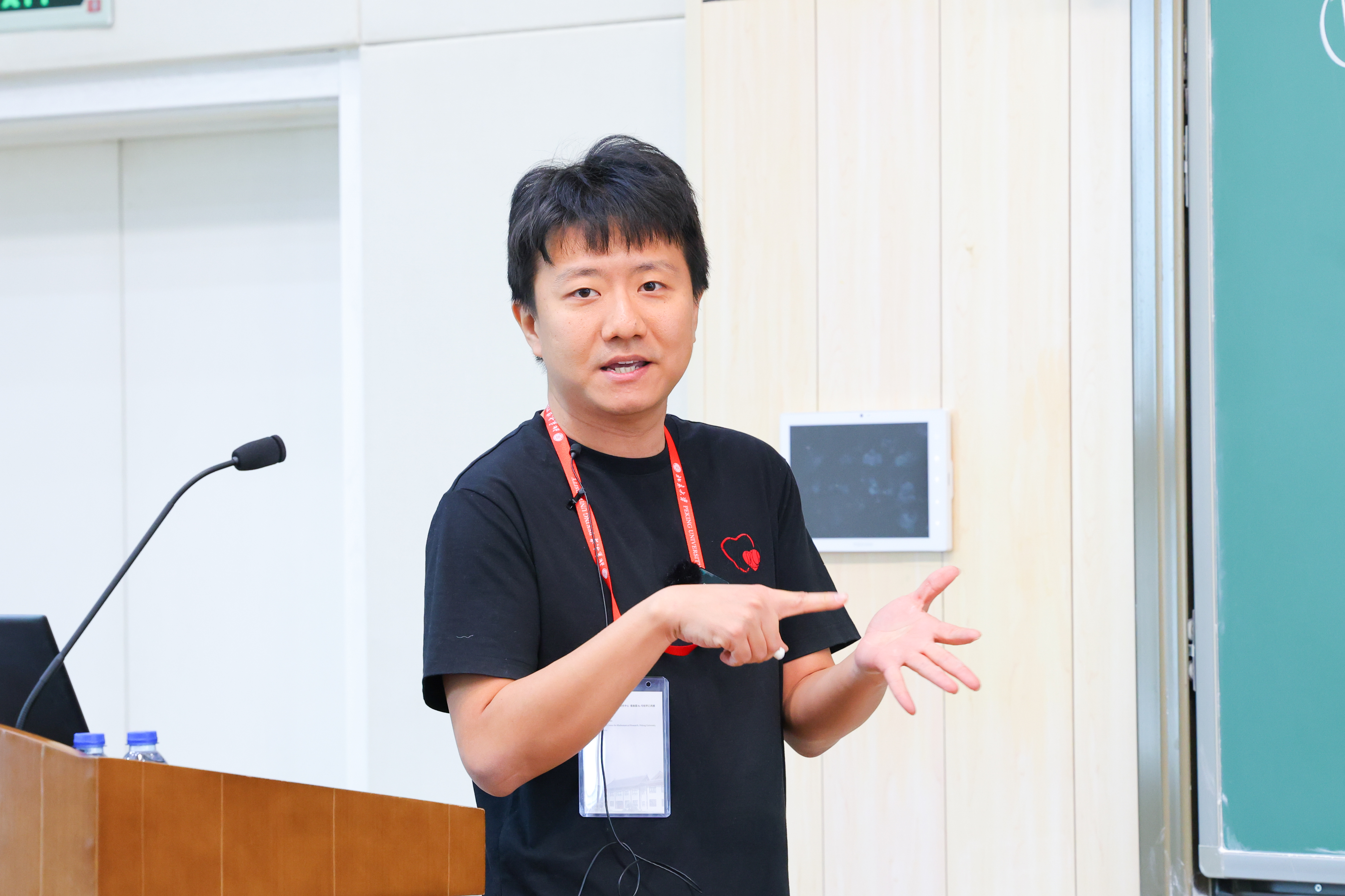 创历史！中国籍数学家邓煜获得菲尔兹奖