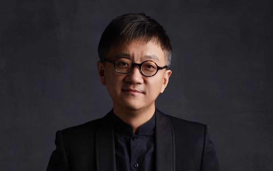 俞白眉：题材只是容器，要展现人类共同的痛点与希冀｜造梦者说