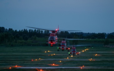 实战场景锤炼新员，大庆航空救援机动支队组织跨昼夜飞行训练