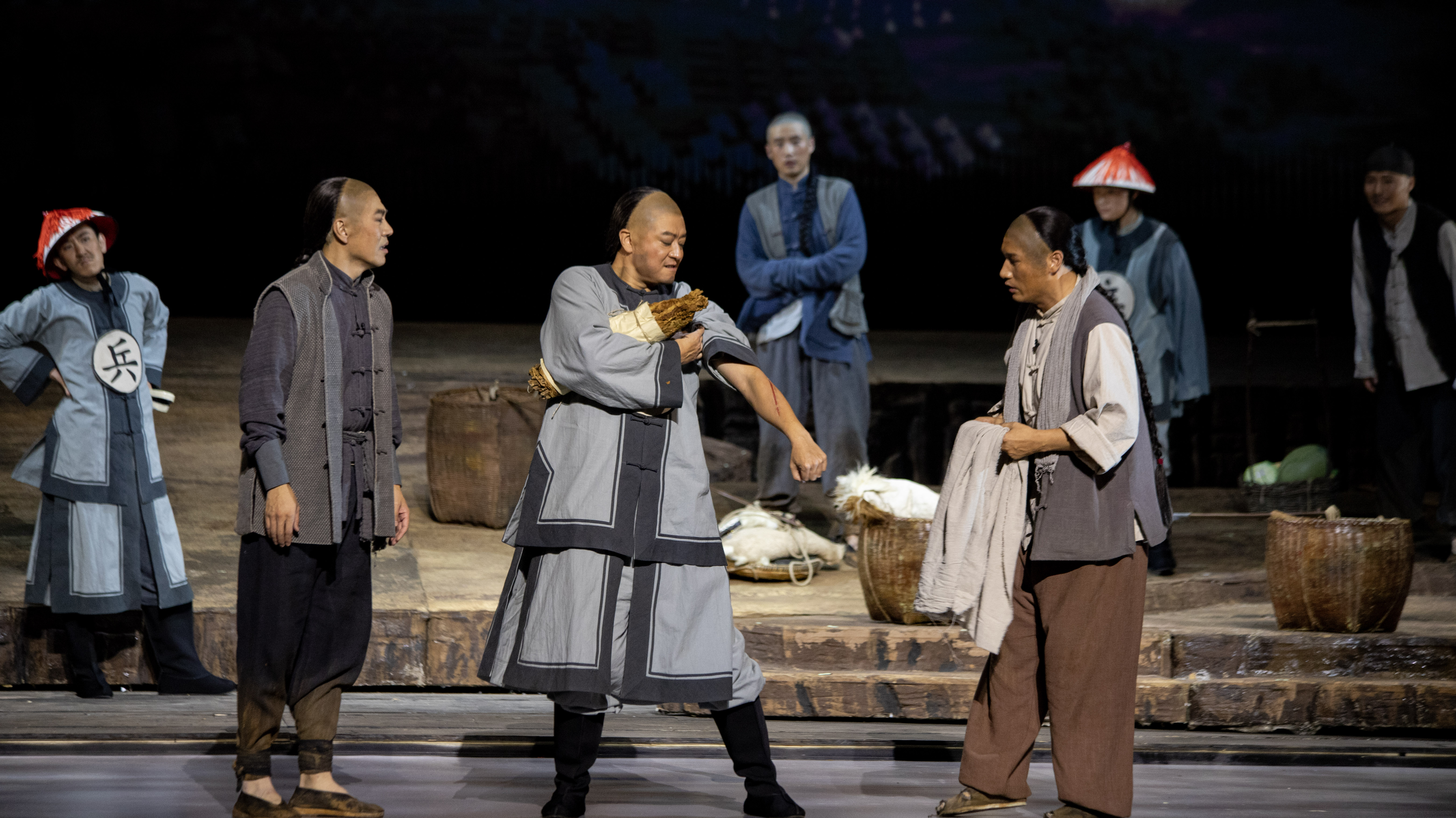第七届全国少数民族文艺会演正式开启，话剧《赶大营》在京上演