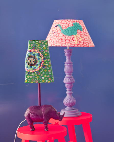 ��ɫ������̨��Ҳ��������ë��Ԫ�أ���֯������ͻ�������װ���ڵ����ϣ������˼���ͯȤ��