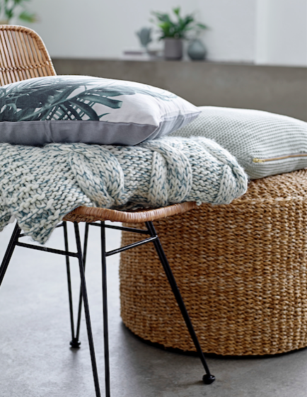 ���գ���ɳ���߻��������Ա�һ��̺�ӣ������Ķ���������С��ʱ�������⣬���Ե�����������ů��Ҳ������ɳ����С˯һ�����