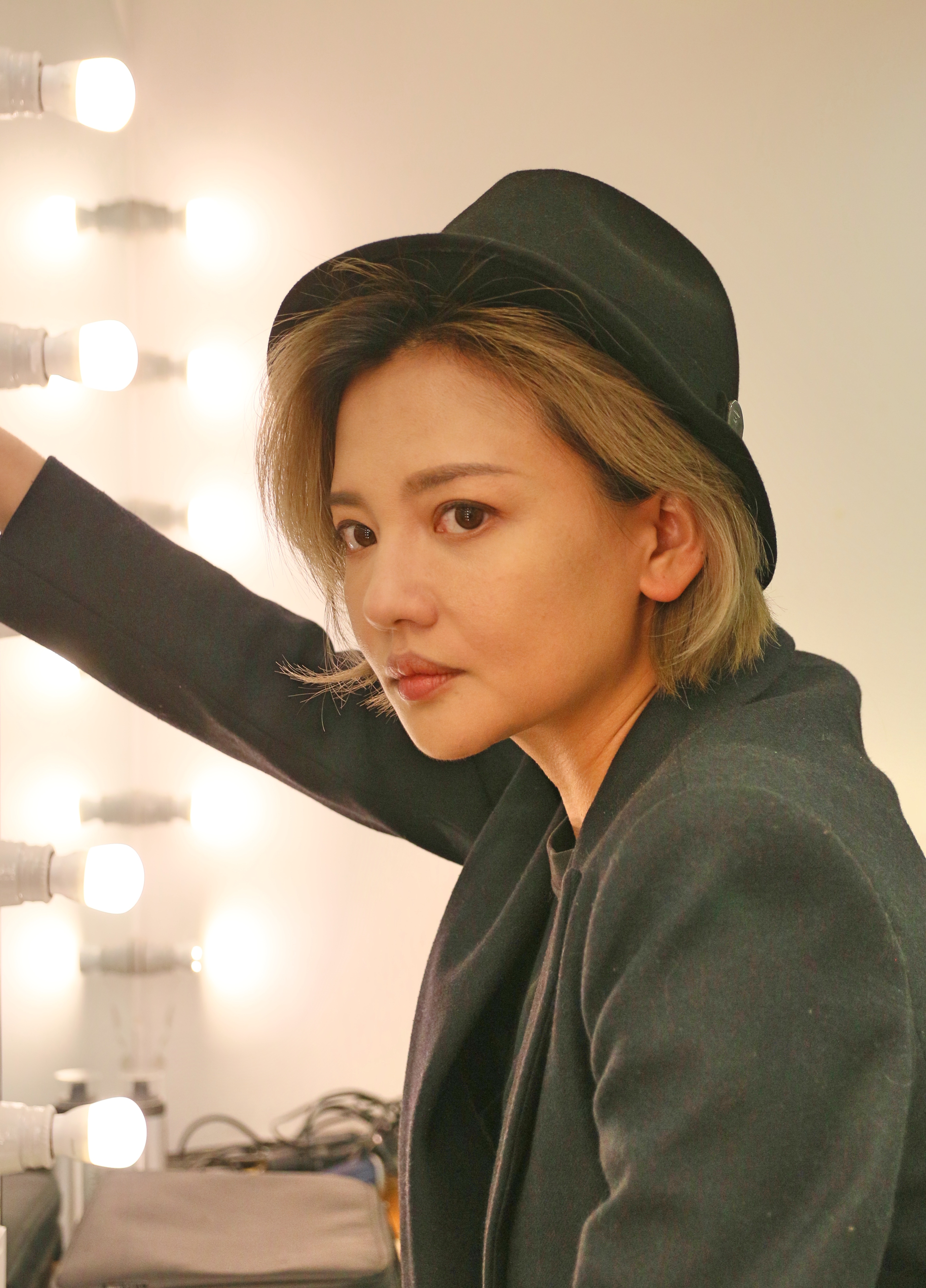 这部戏始终与当下发生关系下场后的感受:此次演出分别由李昕芸,柏邦妮