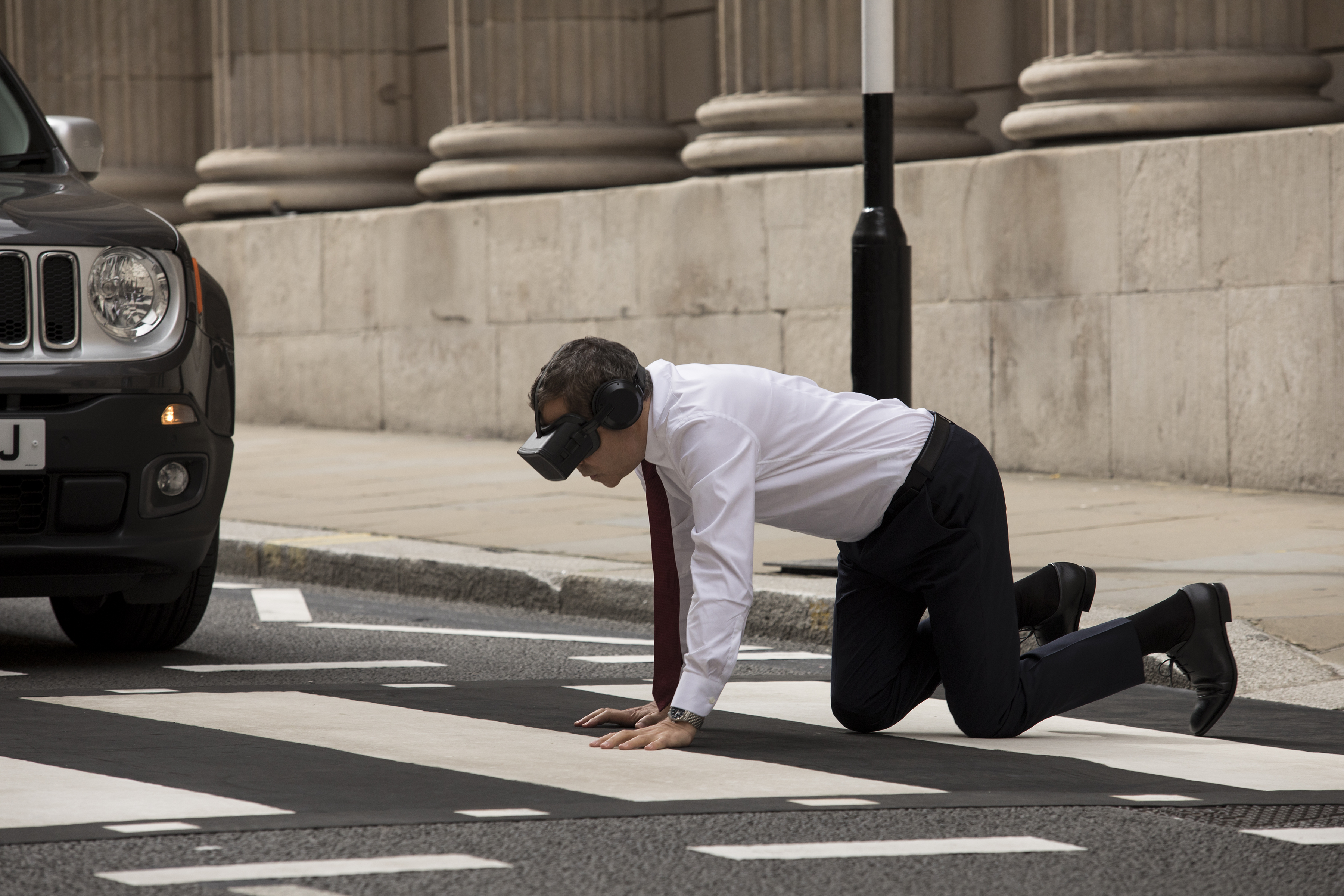 《憨豆特工3》除了斗坏人还要斗智能手机