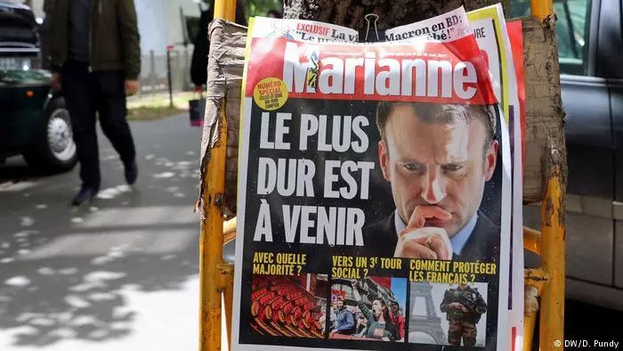国际咨询公司凯度(Kantar Public)本月发布的调查显示，71%的法国人不满意马克龙的执政表现。此前一年，马克龙的支持率为38%，57%的法国人对其不信任。2017年5月就任总统时，马克龙支持率为57%，38%的人对他表示不信任。