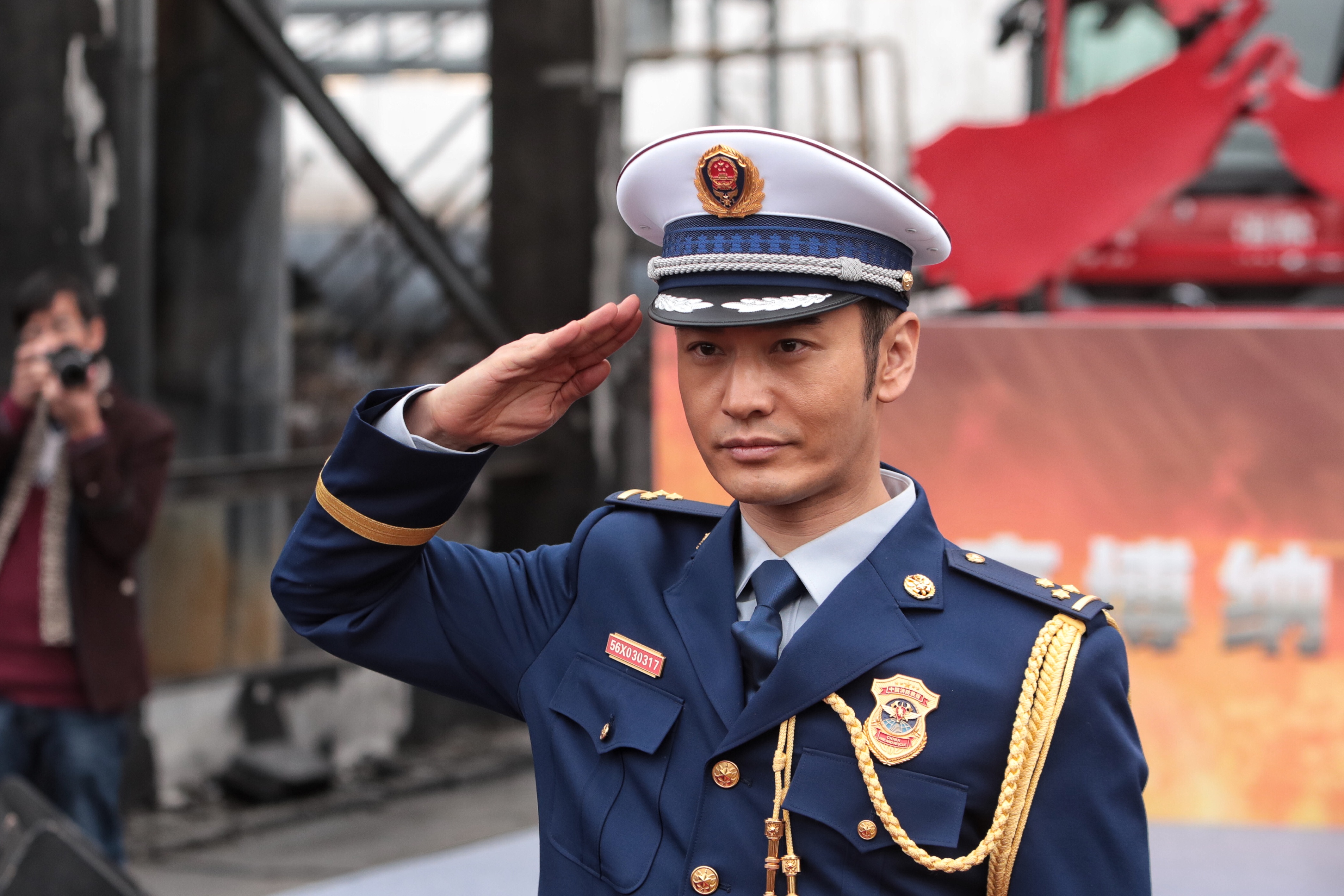 黄晓明演《烈火英雄》,面对真火有点"怂"