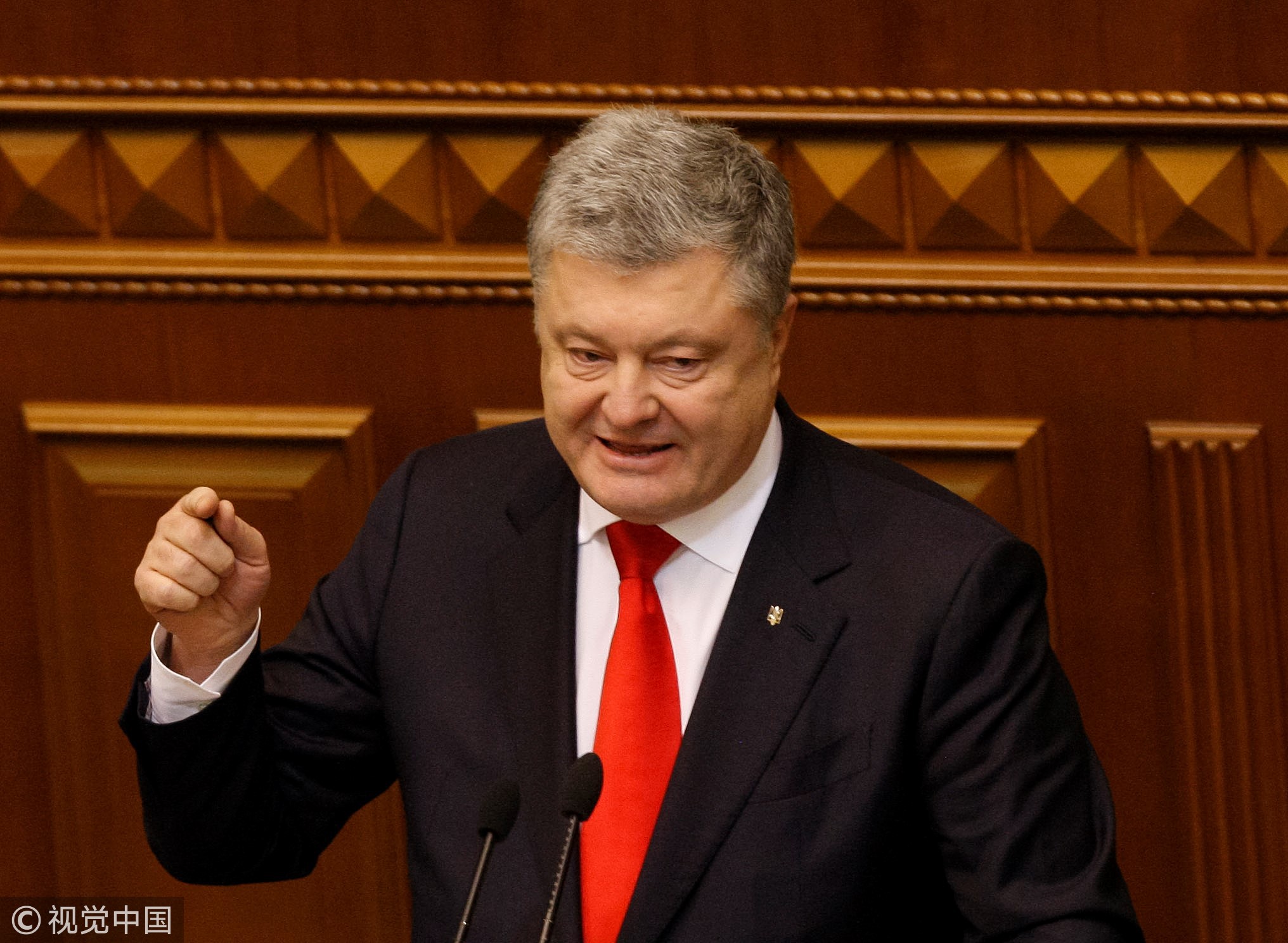 乌克兰明起进入30天战时状态 俄乌船只对峙事