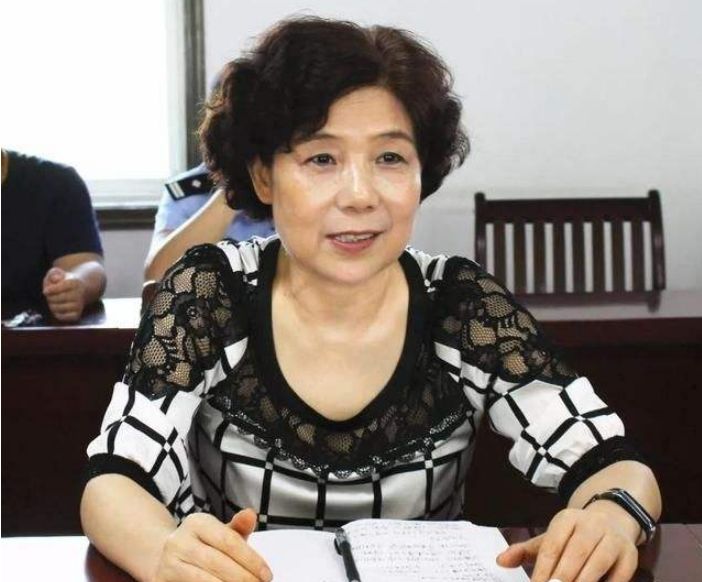 女局长落马曾力推女干部考试加2分制度