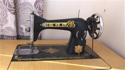 老牌缝纫机——蜜蜂牌缝纫机。受访者供图