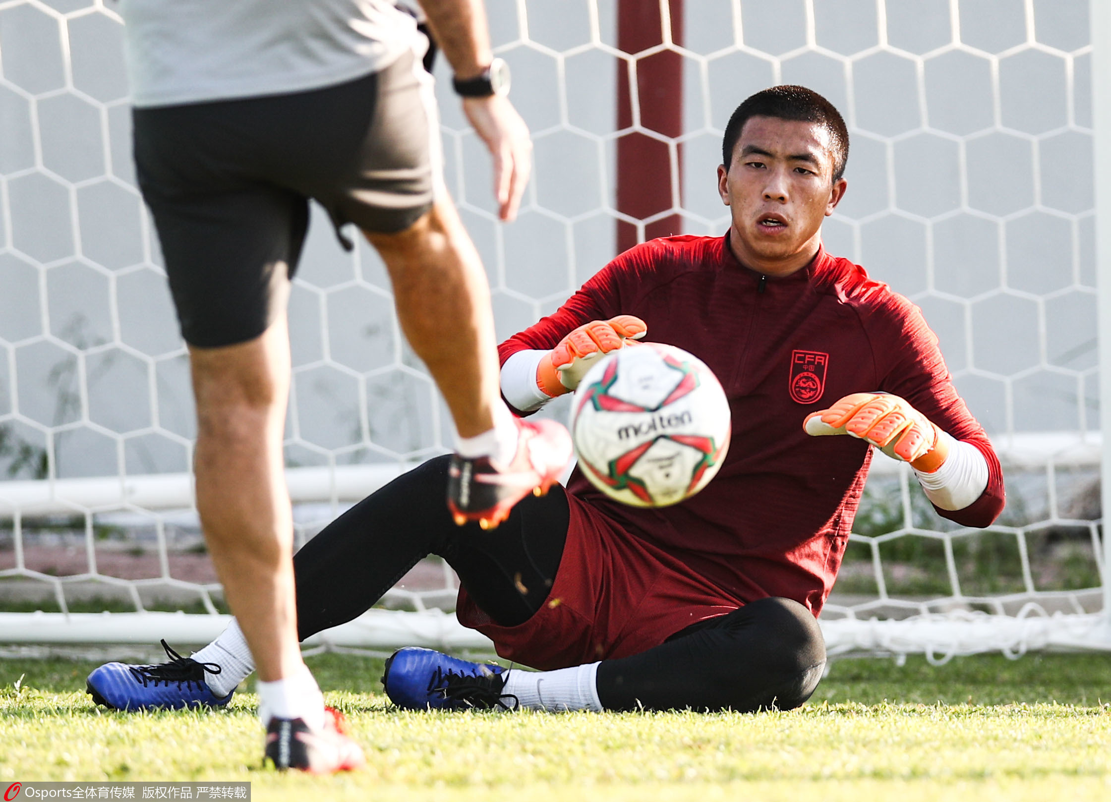 国足该放弃3后卫了?亚洲杯首战或遇铁桶阵