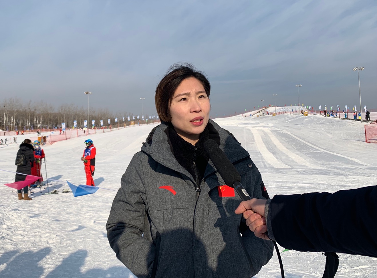 张丹现身大兴区青少年冬运会建议初学者以培养兴趣为主