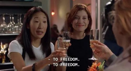 ��ɺ׿��Ϊ��������������һ����һֱ�ڻر�һ����˸�������һ����������ӫĻ����ͶӰ������ס��ԡ�ϲ���ᡷ��ӳ��25������ҵ�����Ԫ����ת�����ɻ�����