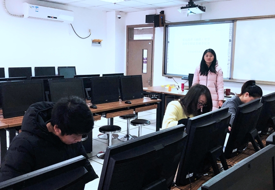 重庆一中学组织197位教师考试 遭质疑后校方拟