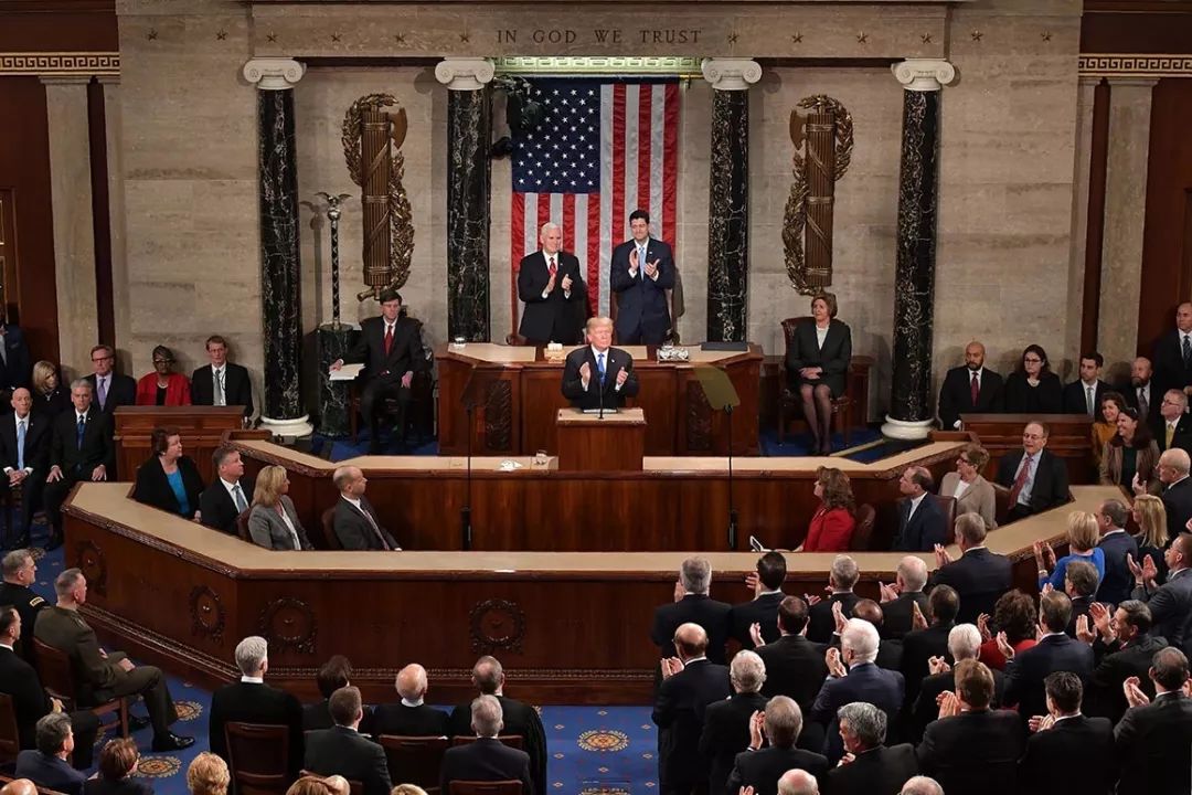 一方面,国情咨文中将公布各类统计数据,公众可了解到最全面的国家发展数据,同时也将了解到特朗普政府下一步的施政方针。