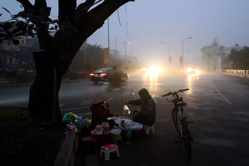 据《纽约时报》,新加坡ISEAS Yusof Ishak研究所的越南专家Le Hong Hiep表示,第二次“特金会”可以帮助越南“出售”其经济成功的故事,使其在地区事务中发挥更积极的作用,以匹配其不断增长的经济影响力。但是,他同时指出,不要过分比较朝鲜与越南。