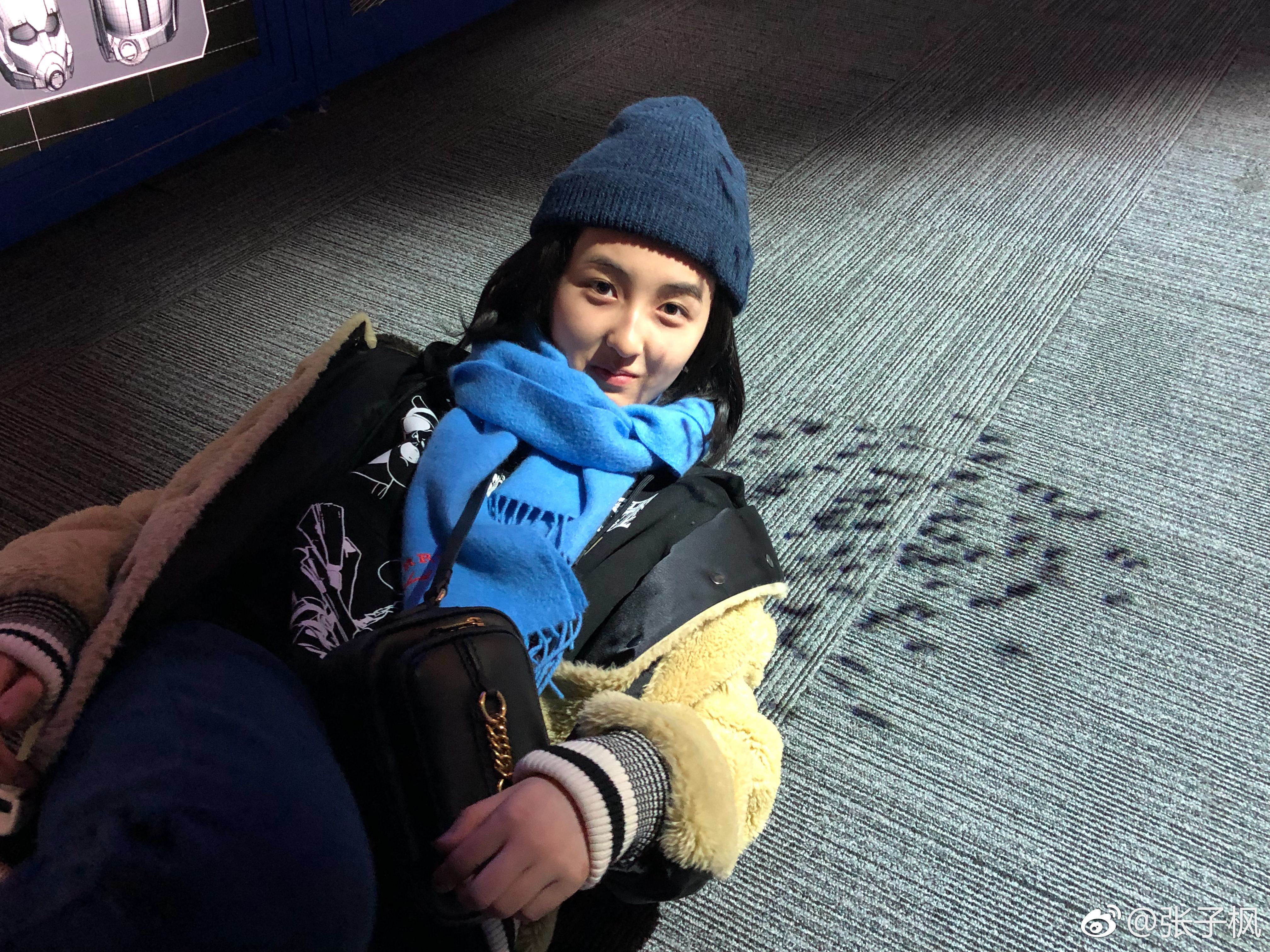 张子枫2001年出生,5岁时开始拍广告并参演多部电视剧从而进入演艺圈.