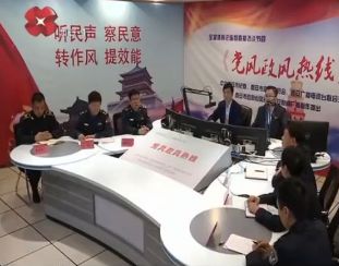报道显示,高陵区客运站周边长期存在“黑车”、“摩的”占道揽客,影响大家出行。而高陵区交通运输局就在高陵客运站斜对面。在调查中,记者将这些问题向高陵区交通运输局、交警高陵大队、高陵区交通运输管理站等单位反映,但都没有得到及时回复和解决。