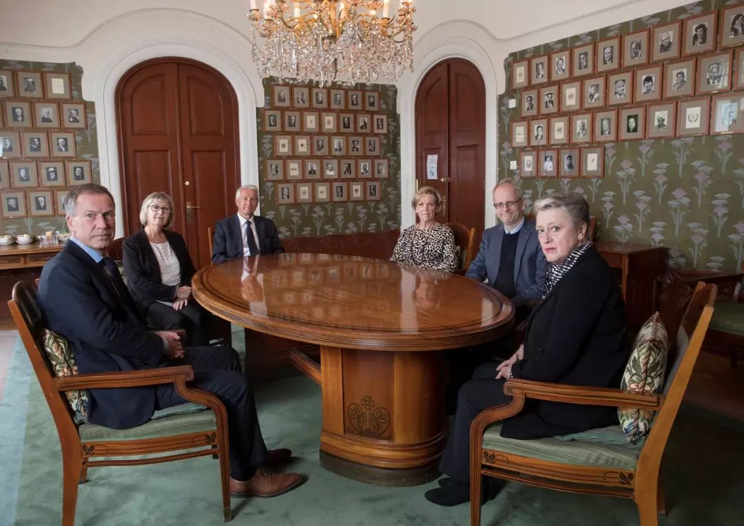 路透社报道称,诺贝尔委员会表示,2019年诺贝尔和平奖提名已经截止,候选人共有304人,其中219个提名是个人,另有85个组织。