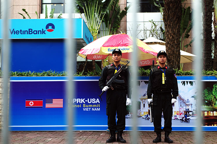 2��26�գ�Խ�Ϻ��ڣ�����ص㾯��䱸ɭ�ϡ�