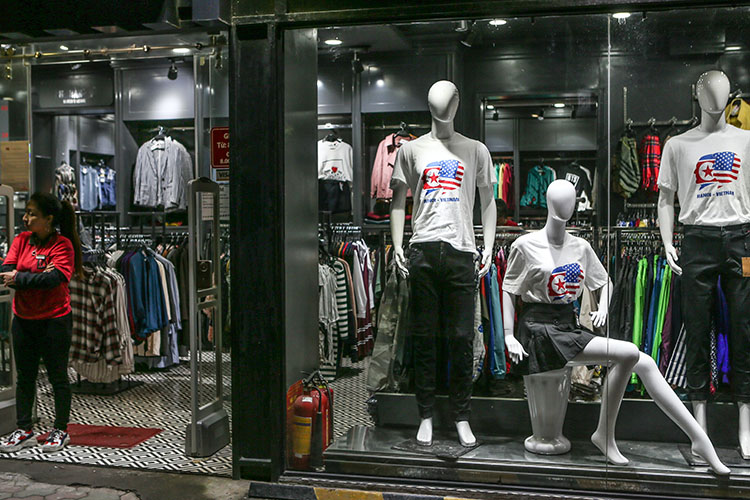 2��26�գ�Խ�Ϻ��ڣ���ͷ��װ�꣬������������Ļ����Ѿ�����ģ�����ϡ�