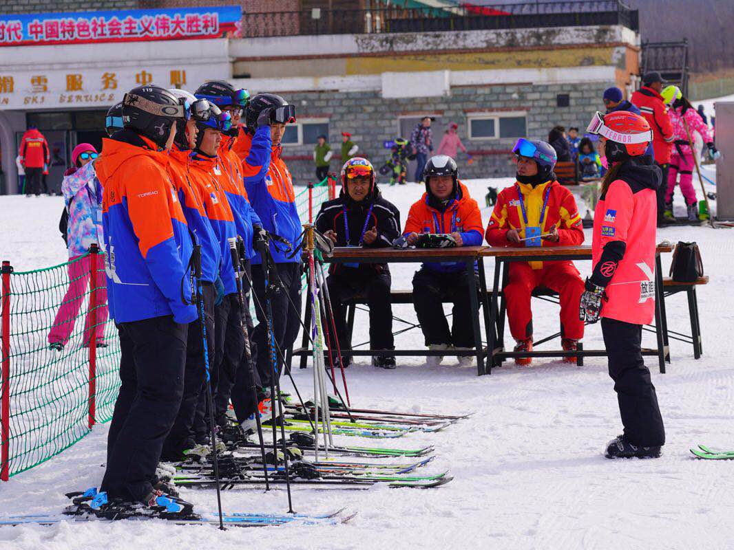 北京滑雪社会指导员达1315名 提前3年完成千人任务 体育 新京报网