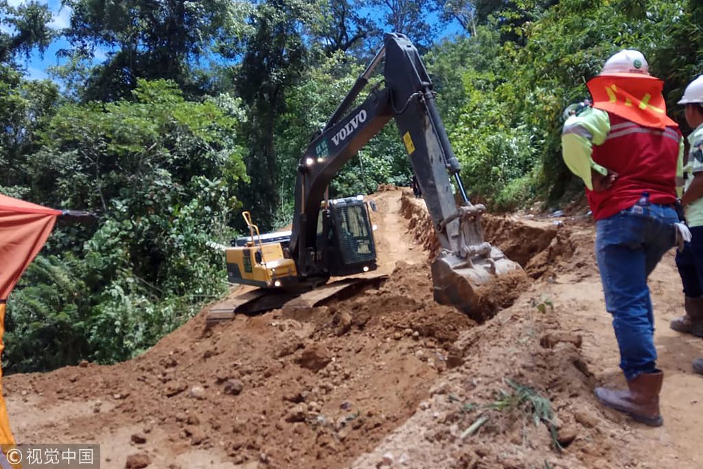 當地時間2019年3月4日,印尼北蘇拉威西島,當地的非法金礦坍塌事故救援