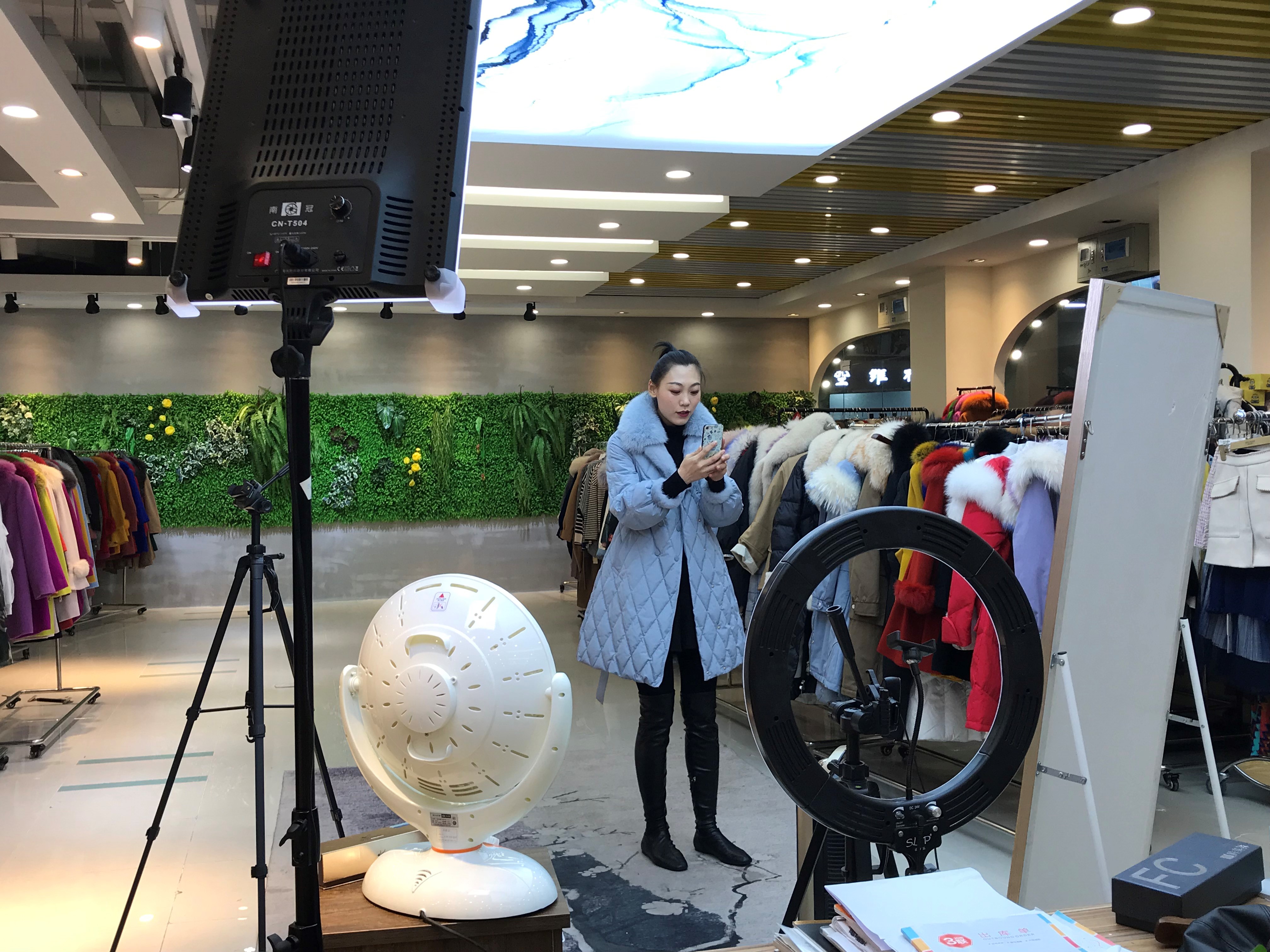 2018年"入淘"主播人数劲增180%,无数淘宝卖家和淘宝主播站上直播风口.