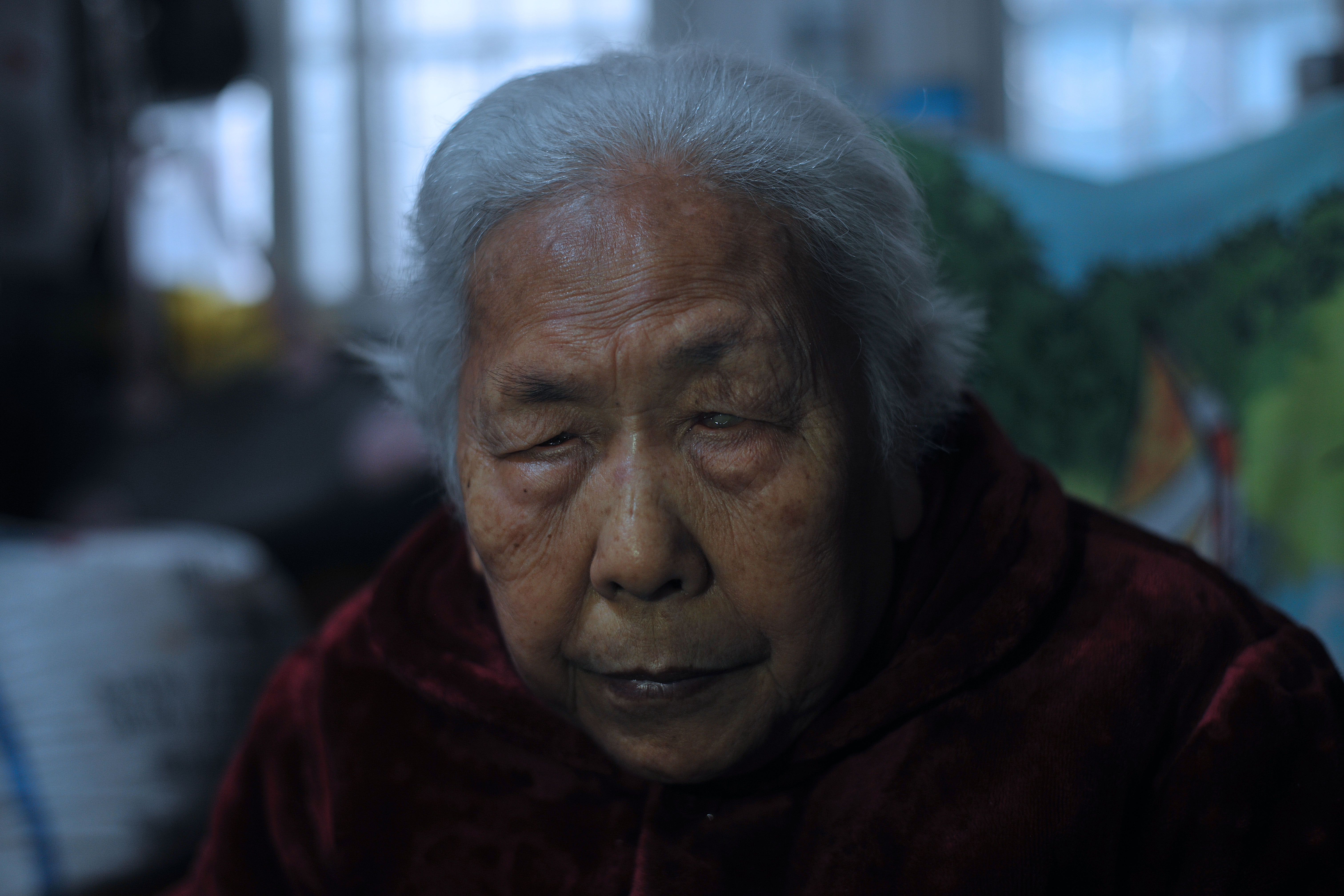 1938年,日军在岳阳使用细菌武器,9岁的彭竹英因此双目失明。1944年5月,彭竹英又被日军强行抓去,成为了“慰安妇”。 新京报记者 吴江 摄