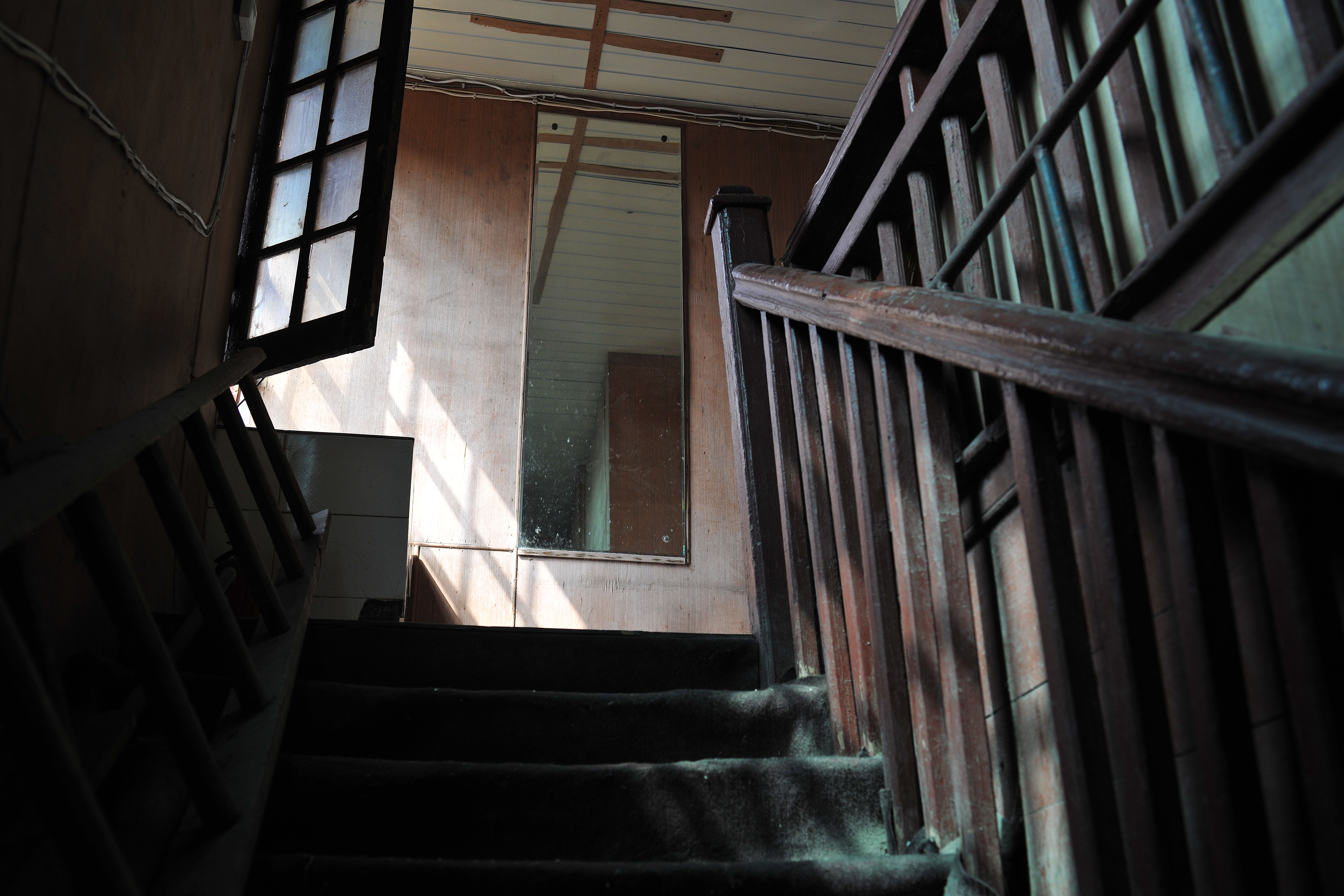 二战期间曾经被日军充作“娱乐所”的建筑,如今取名“宝塔旅馆”,仍对外营业。这家砖木结构旅馆位于岳阳市洞庭南路115号,前身是普济医院,由美国传教士建于1902年。 新京报记者 吴江 摄