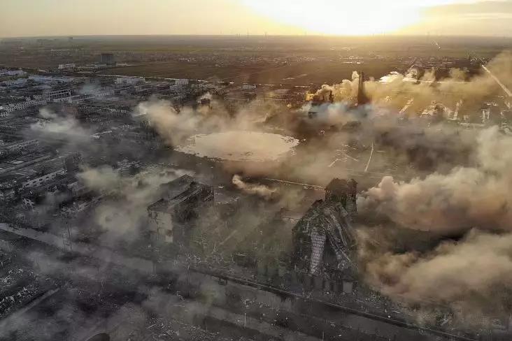 3月22日清晨,江苏响水化工厂爆炸现场.