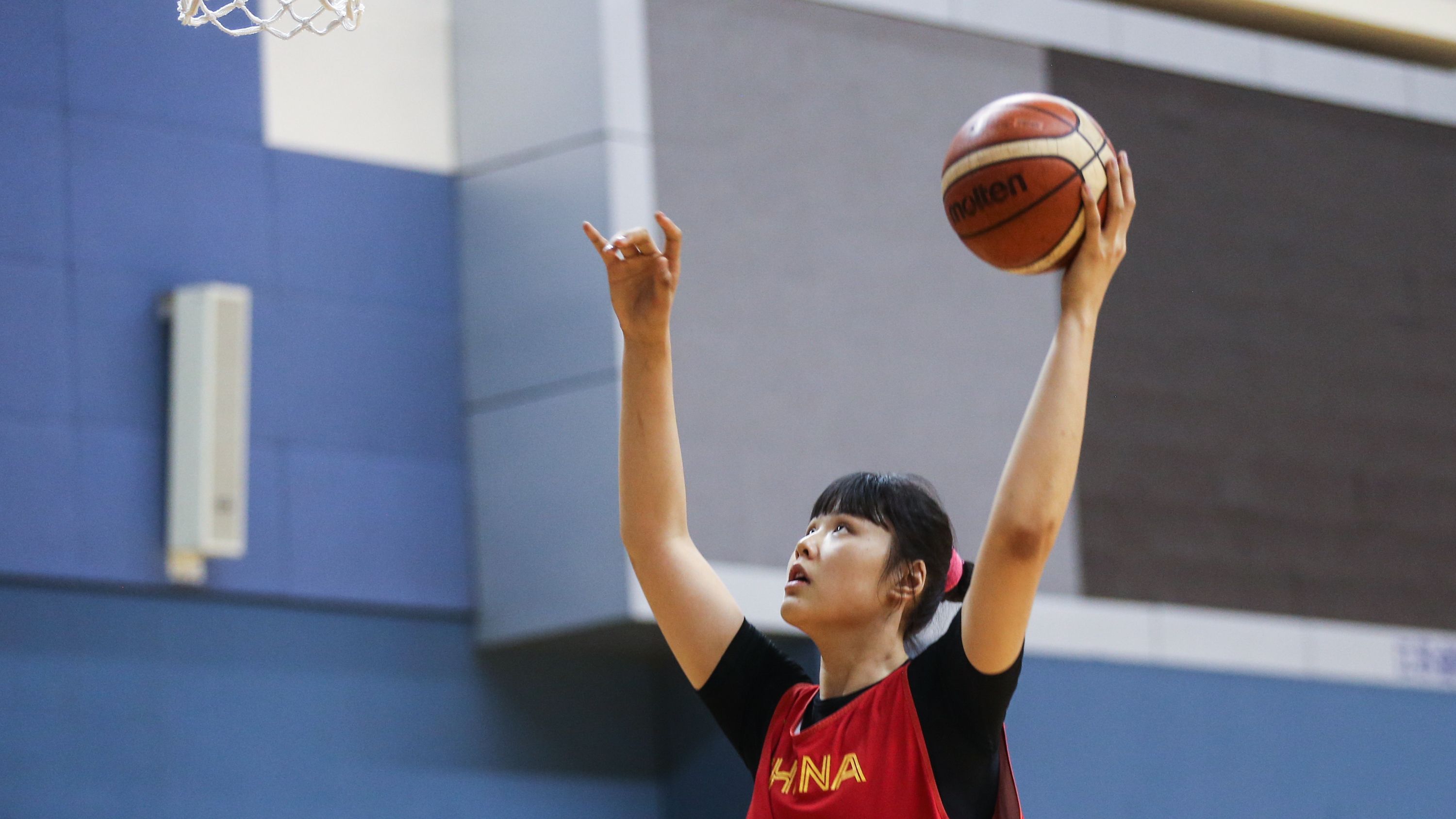 过去两年多,李月汝代表中国女篮参加了多项大赛,快速成长为国家队内线