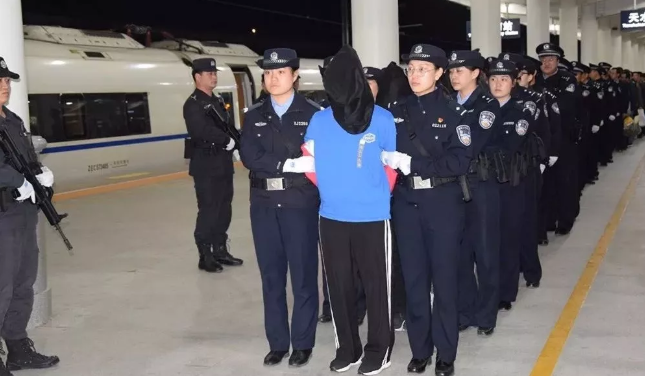甘肃天水警方破一起传播淫秽物品牟利案抓获19名嫌犯