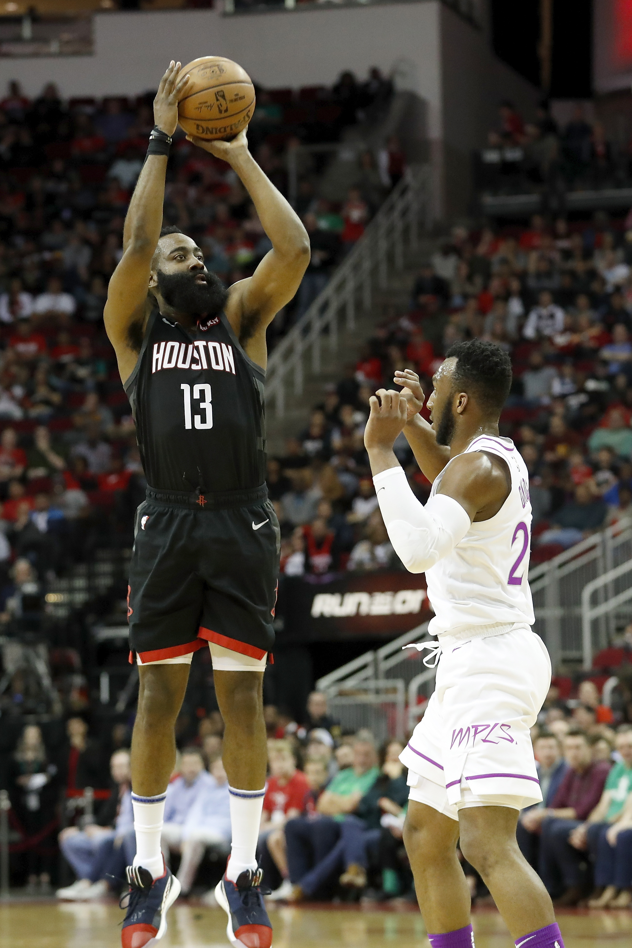 哈登现象级得分表演对比字母哥全面统治力_常规赛MVP哈登字母哥之争_2025nba颁奖典礼:字母哥荣膺常规赛mvp