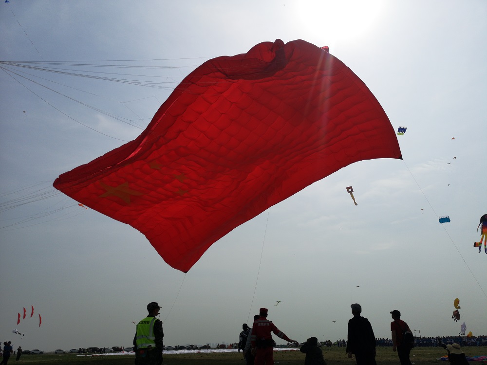 65个国家特色风筝齐聚潍坊八戒悟空上天到此一游