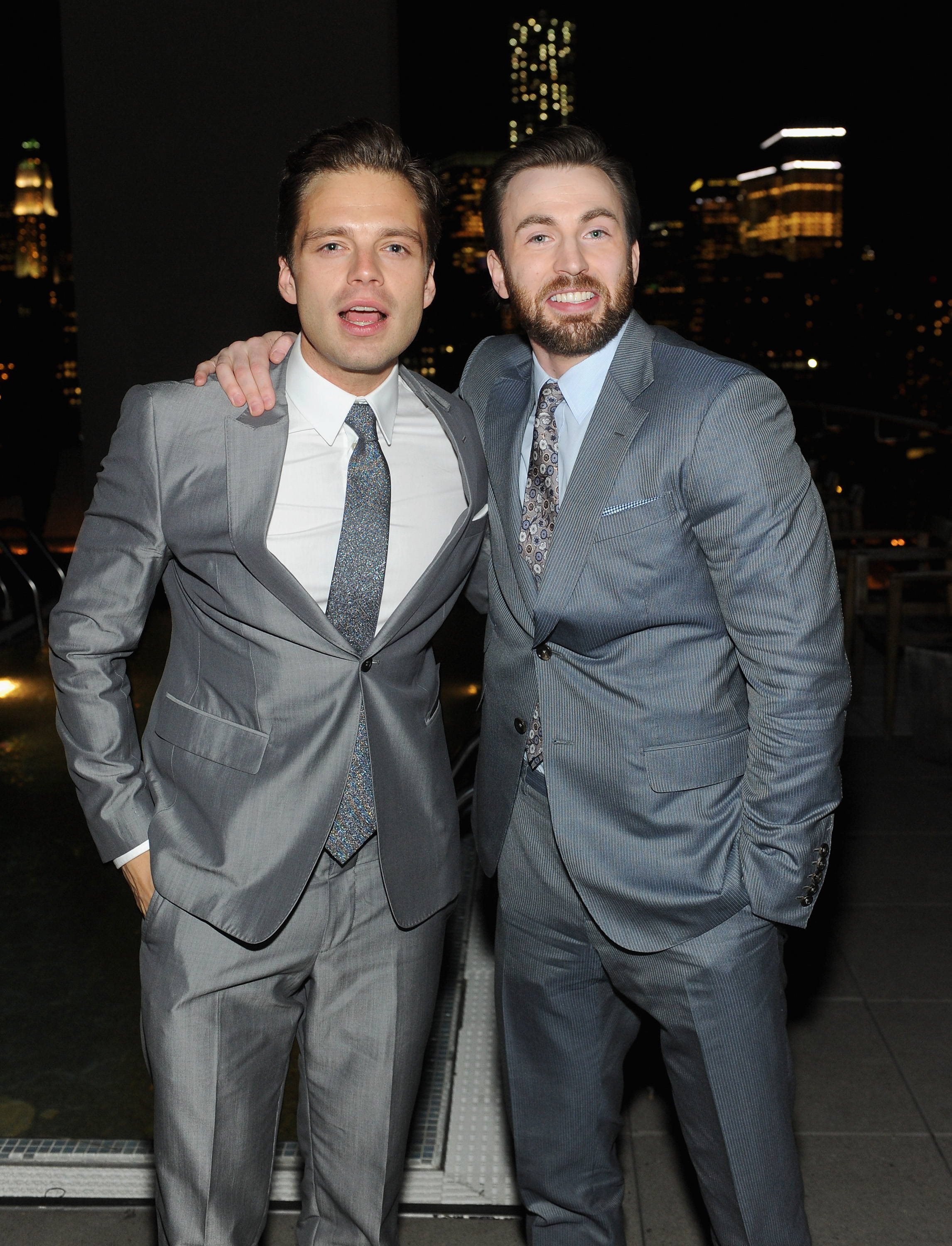 塞巴斯蒂安·斯坦与"美队"克里斯·埃文斯.