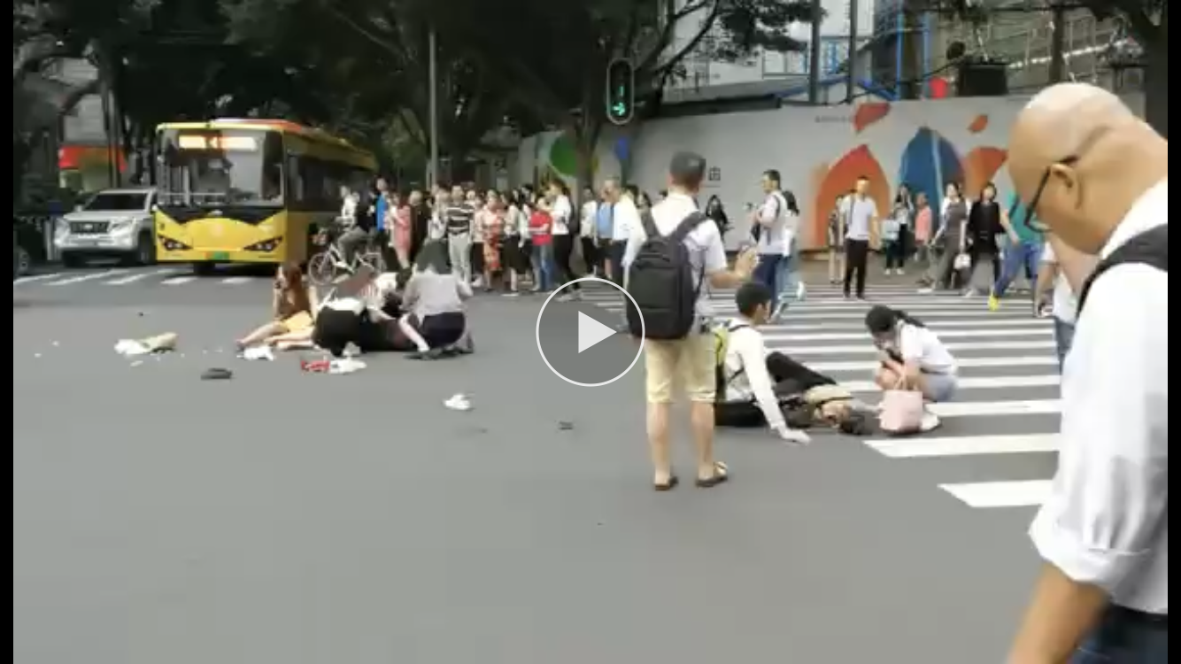 �·�����һƬ���ң�ͼ����Ϊ��ΰǿ�� ������Ƶ��ͼ