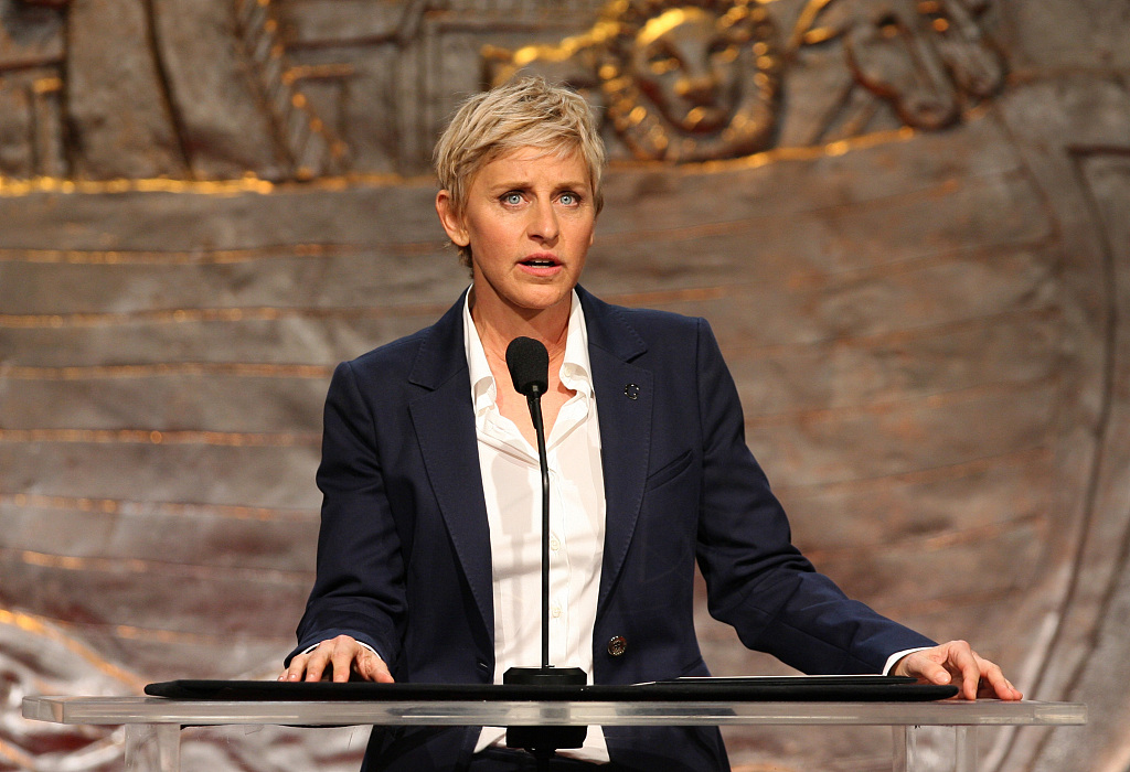 艾伦·德詹尼丝节目中,艾伦透露,小时候妈妈被诊断出患有乳腺癌.