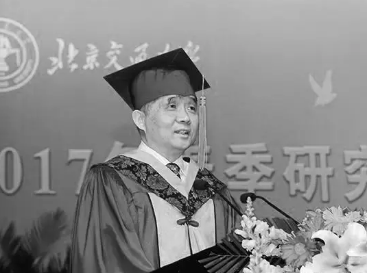 上月初,宁滨刚卸任北京交通大学校长一职。不过,卸任没几天,宁滨又有了新职务。