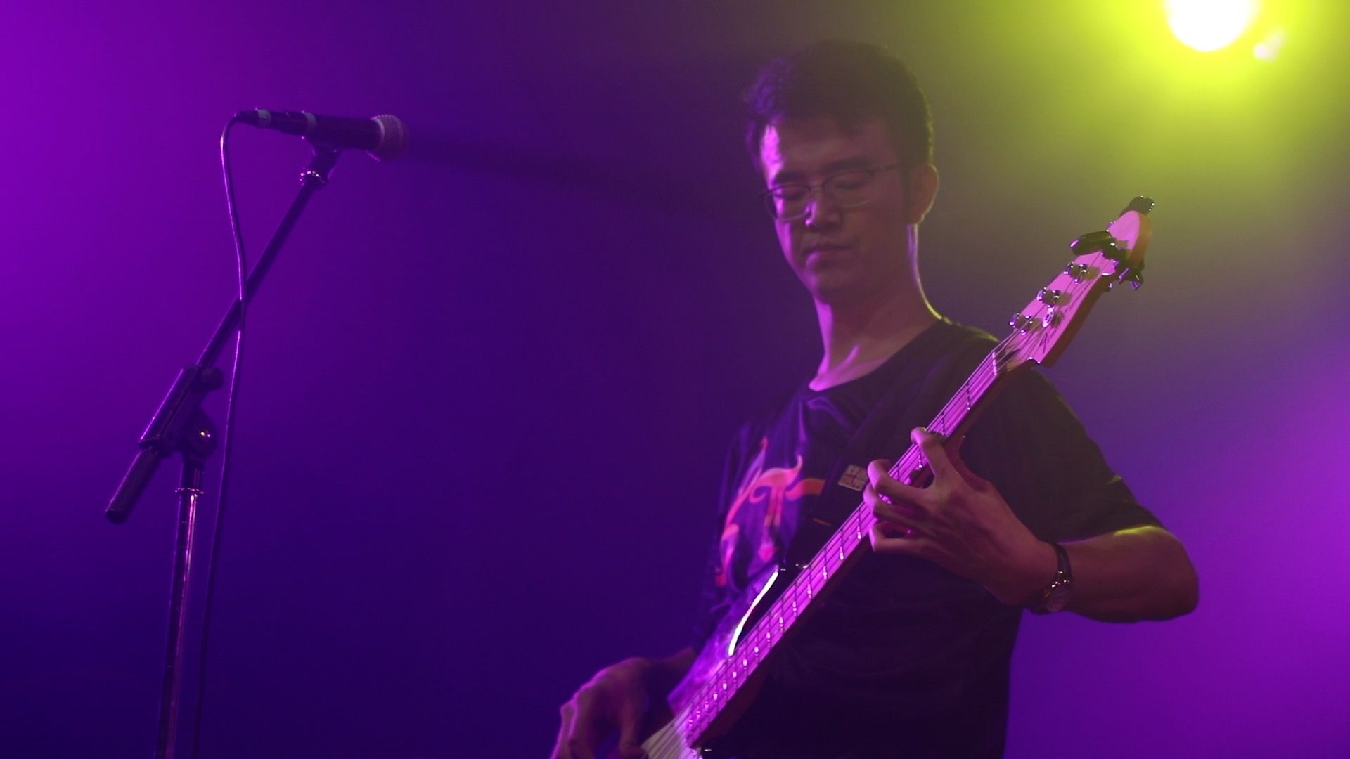 两米零一的个子,直到17岁被查出马凡氏综合征,他才意识到自己修长的